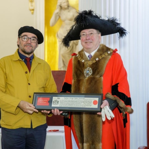 Professor Enrique Gaztanaga with Lord Mayor Professor Michael Mainelli 