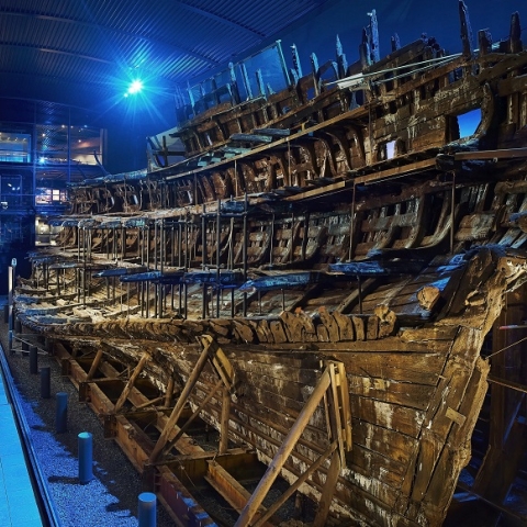 The Mary Rose preserved inside the ship hall at the Museum. Credit Hufton and Crowe.