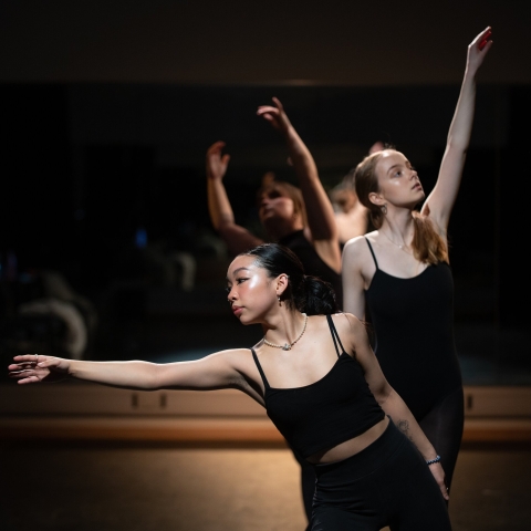 Musical Theatre Students
Sydney, Selina & Bekah