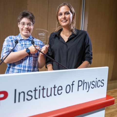 Physic Chat members with award