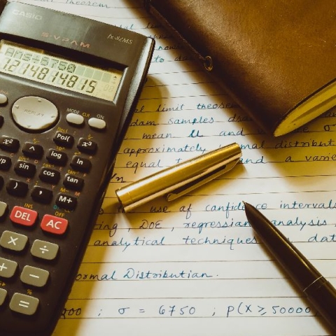 Calculating - Photo by Vishwarajsinh Rana on Unsplash