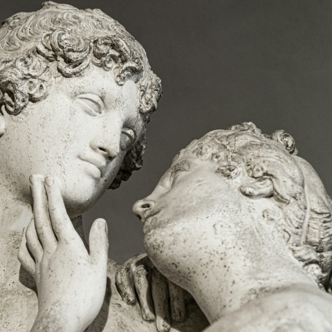 Image of the head and shoulder statues of Greed Gods Apollo and Daphne