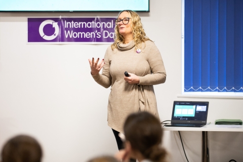 FOR INTERNAL UOP USE ONLY
Joanna Wakefield-Scurr Breast Health Research workshop