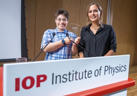 Physic Chat members with award