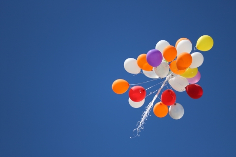 Balloons in the sky - Photo by Ankush Minda on Unsplash
