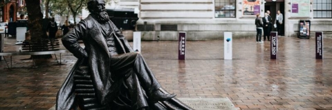 Status of Charles Dickens in Guildhall square