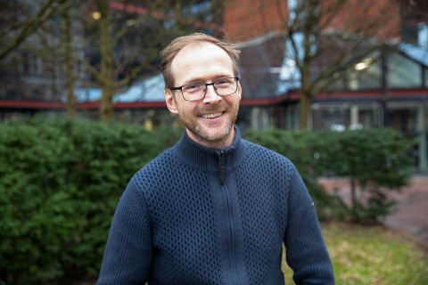 Academic Headshots
Thomas Waters