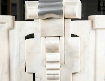 Art piece in marble 