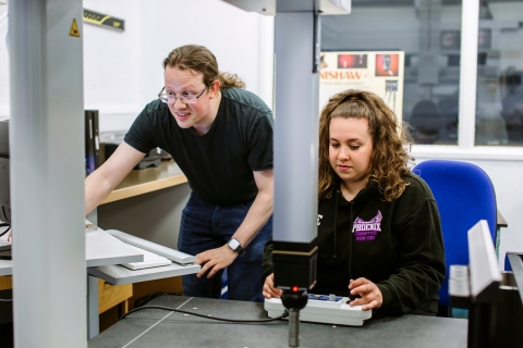 Students in metrology lab