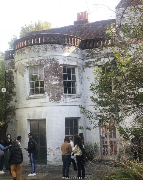 Students outside Wymering Manor