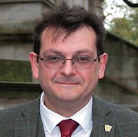 Matthew Ross Round Portrait